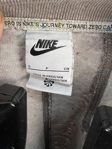 Nike Speckled Swoosh Short Sleeve T-Shirt Taupe Small Zip Pocket