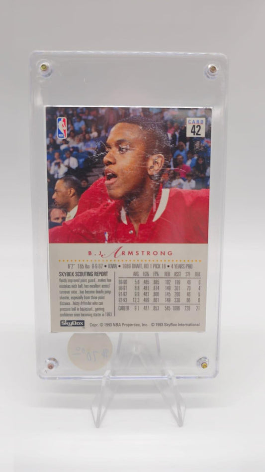 1993 SkyBox B.J. Armstrong #42 Autographed Card Chicago Bulls