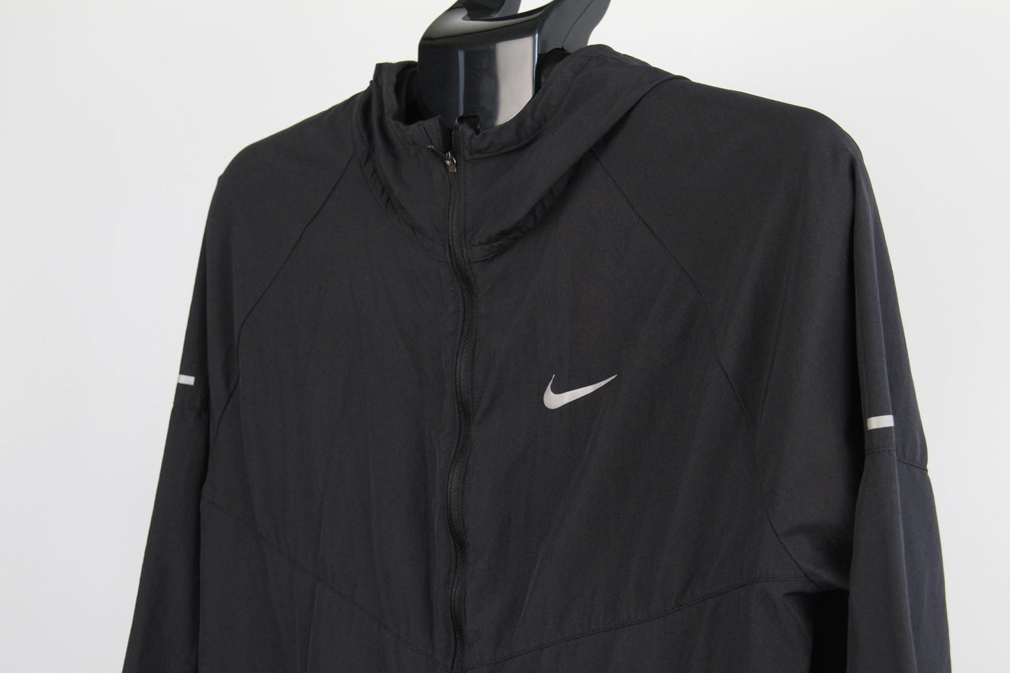 Nike Running Lightweight Windbreaker Jacket – Size Small – Black