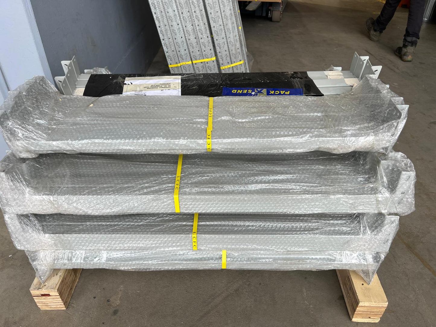 New Commercial Steel Shelving System – 12 Uprights, 64 Beams, 32 Shelves