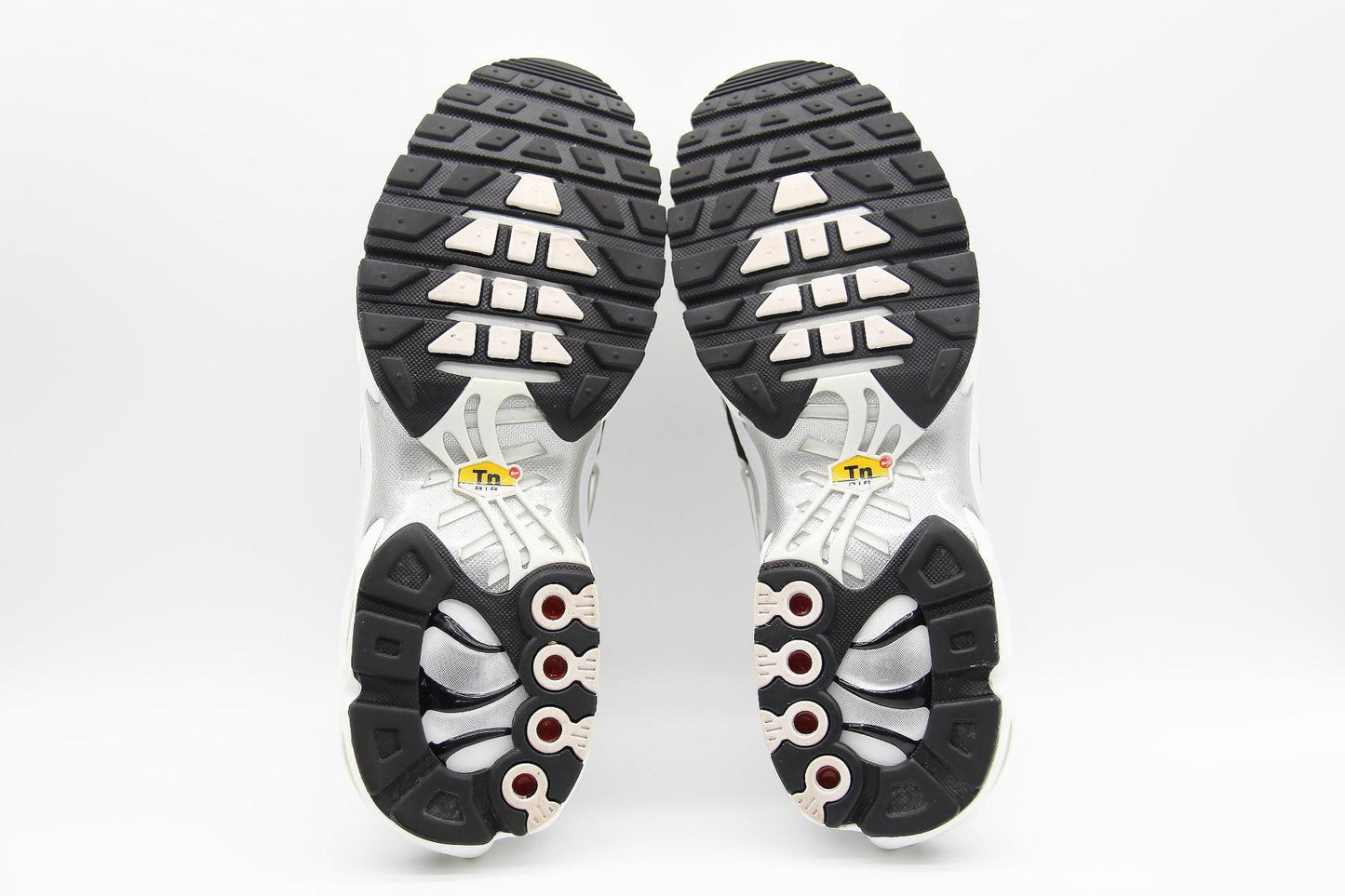 2023 NIKE AIR MAX PLUS 'WHITE METALLIC SILVER' - SIZE US 10