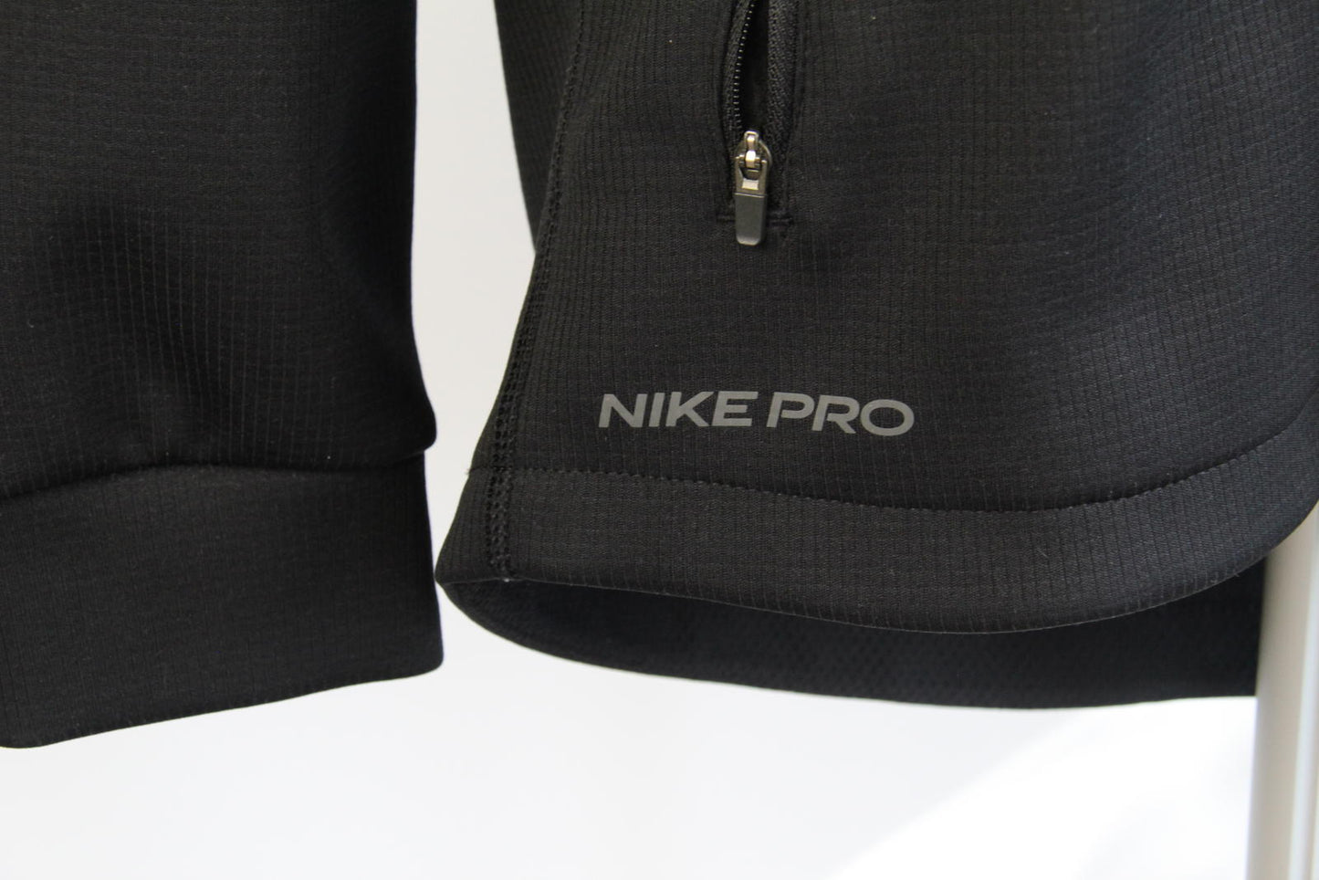 Nike Pro Therma-FIT Full Zip Hoodie – Size Small – Black