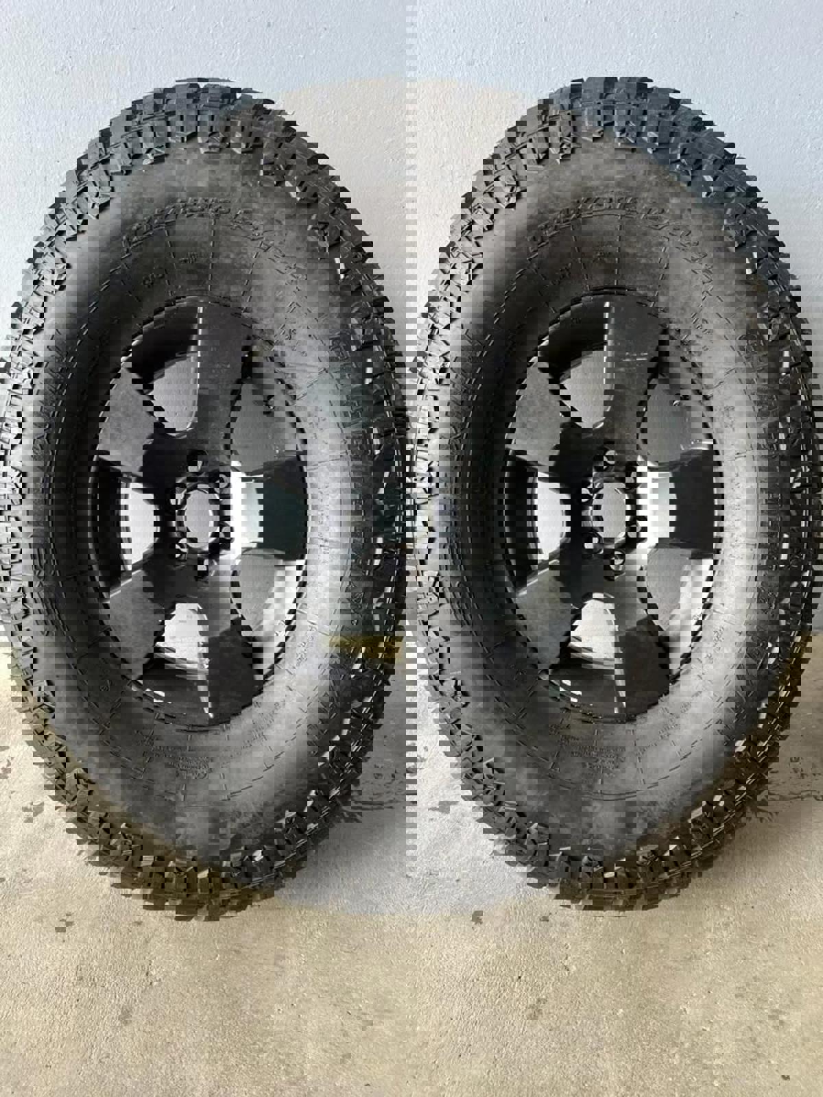 315/75R16 Gladiatax M/T Tyre on 6-Stud Alloy Wheel