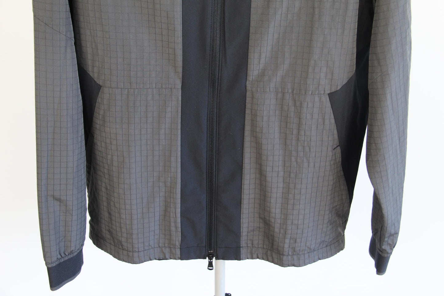 Under Armour RUSH Celliant Full-Zip Hooded Jacket – Size S