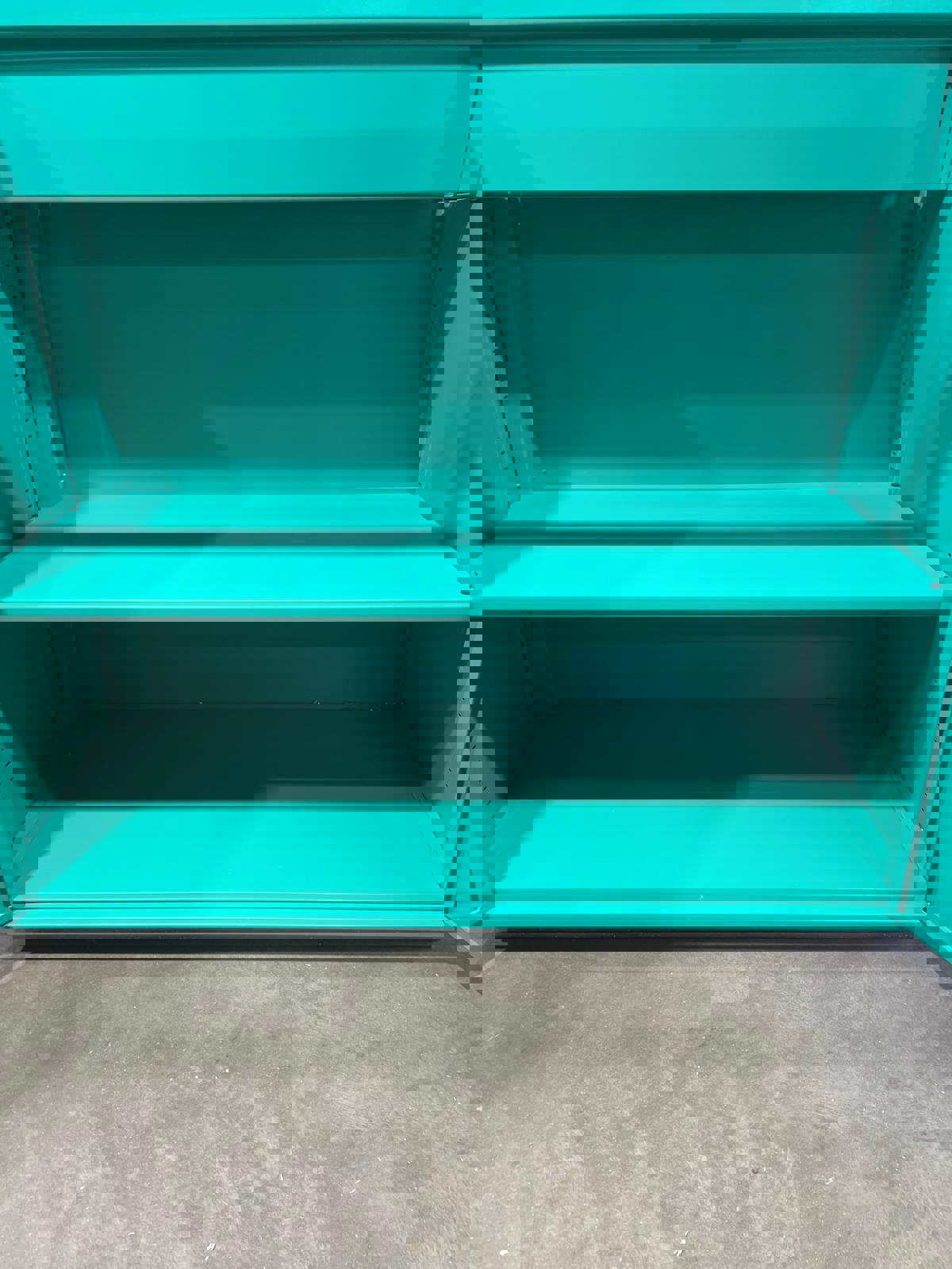 Heavy-Duty Lockable Steel Cabinet – Powder-Coated Green – 2 Doors with Internal Shelf