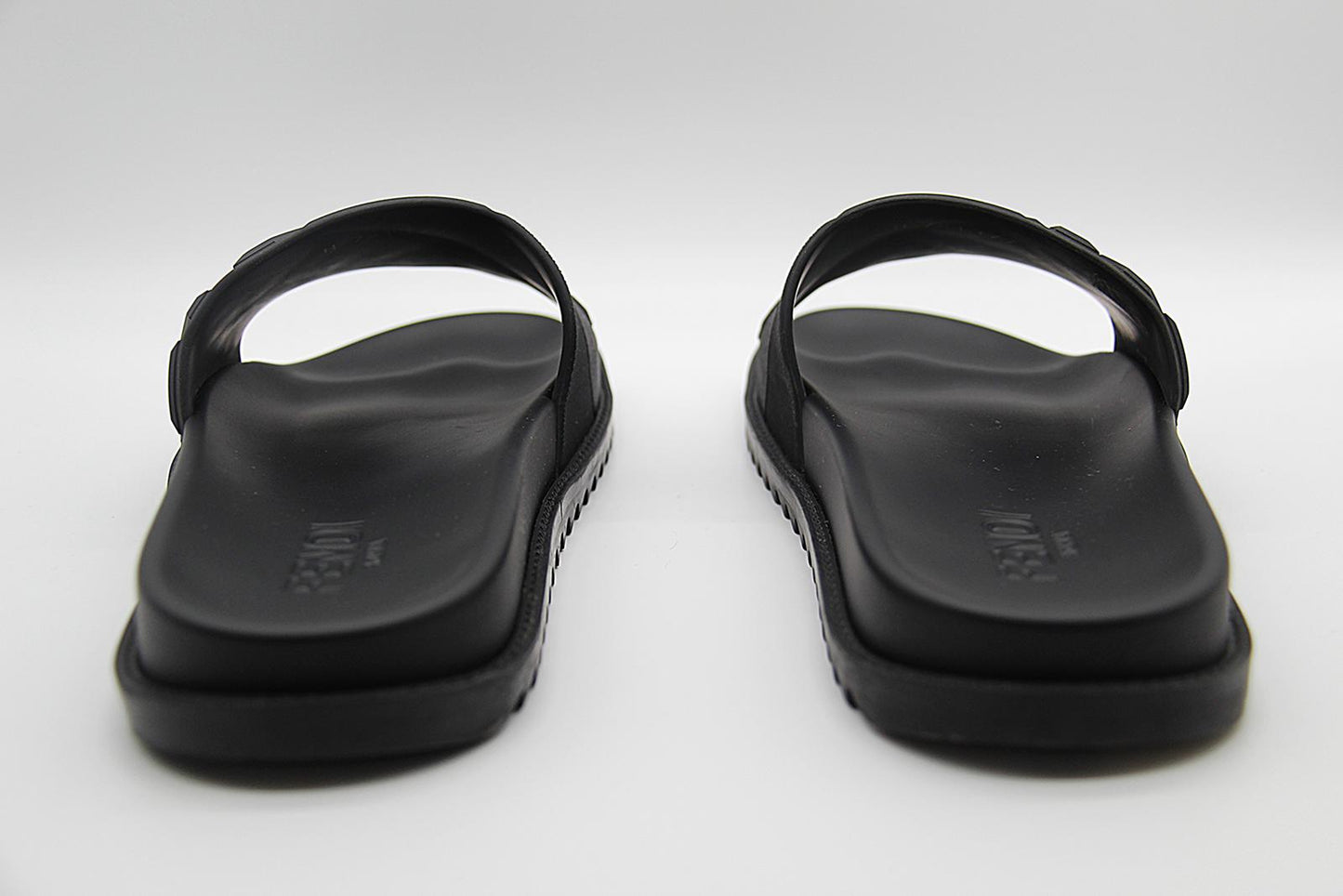 Fendi FF Logo Slides – Black Rubber Sandals – Men’s US 8 – Box & Dust Bag – UK 7