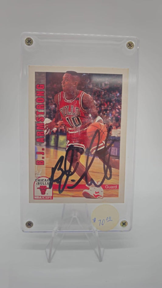 1992 NBA Hoops B.J. Armstrong #27 Autographed Card Chicago Bulls