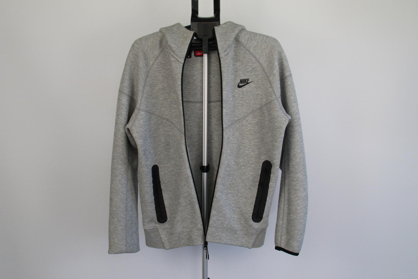 Nike Tech Fleece Full-Zip Hoodie – Light Grey – Size Small