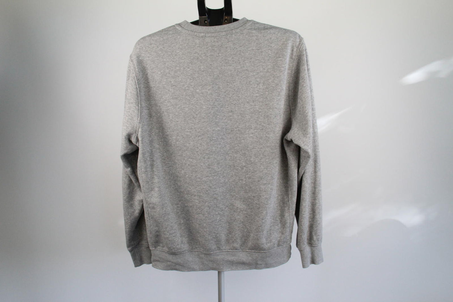 Nike Grey Crewneck Sweatshirt – Size M