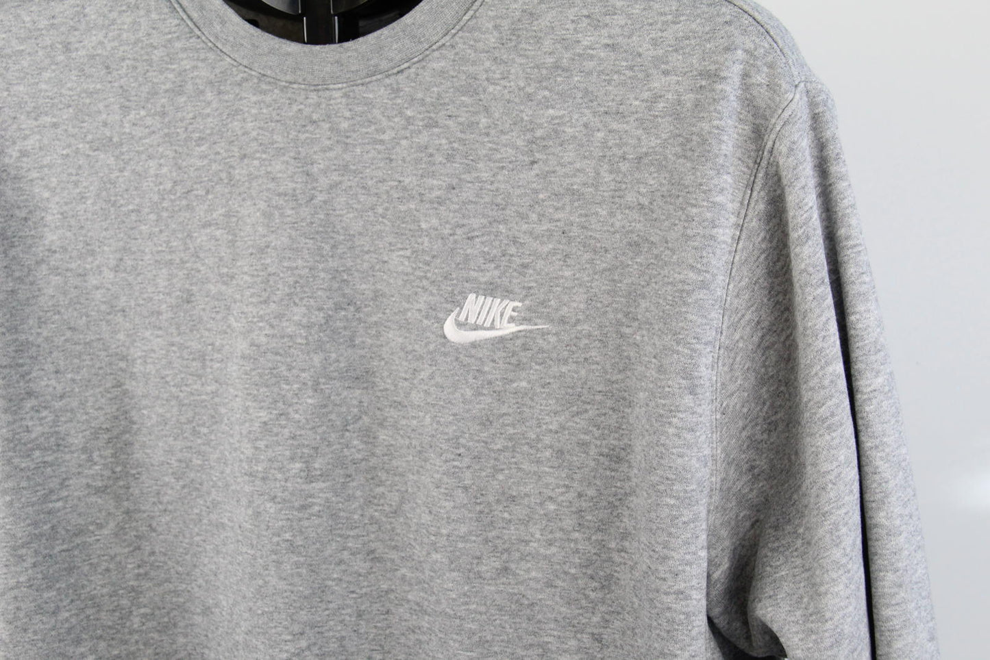 Nike Grey Crewneck Sweatshirt – Size M