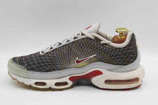Nike TN's Air Max Plus “Wave Grid” – Grey (BV1983-001)