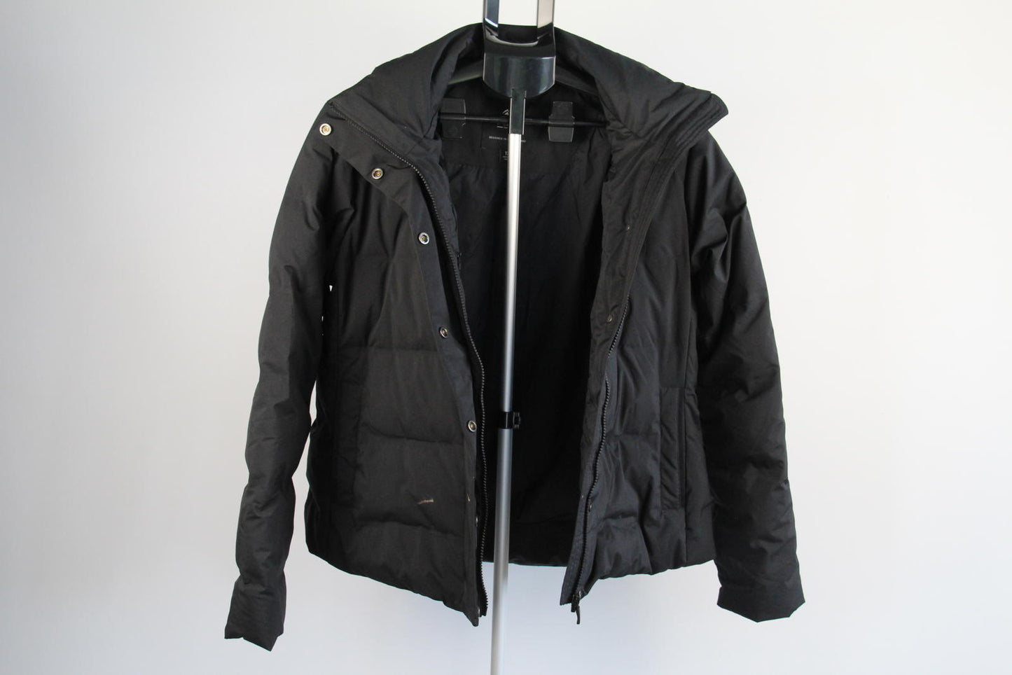 Macpac Women’s Insulated Jacket – Black – Warm Lightweight Jacket Size 12