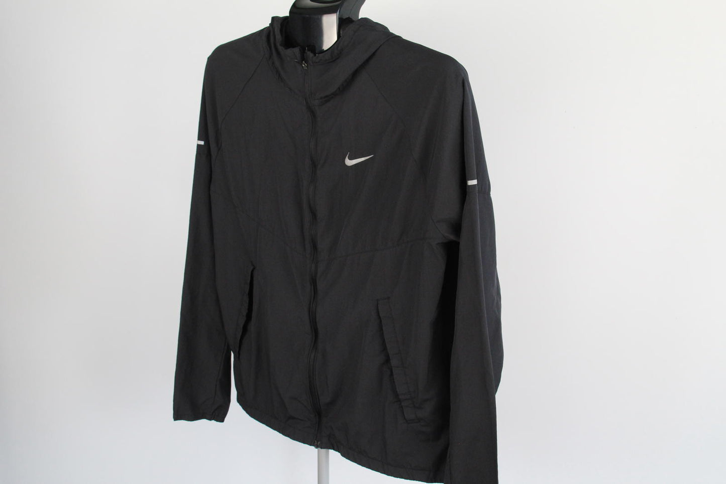 Nike Running Lightweight Windbreaker Jacket – Size Small – Black