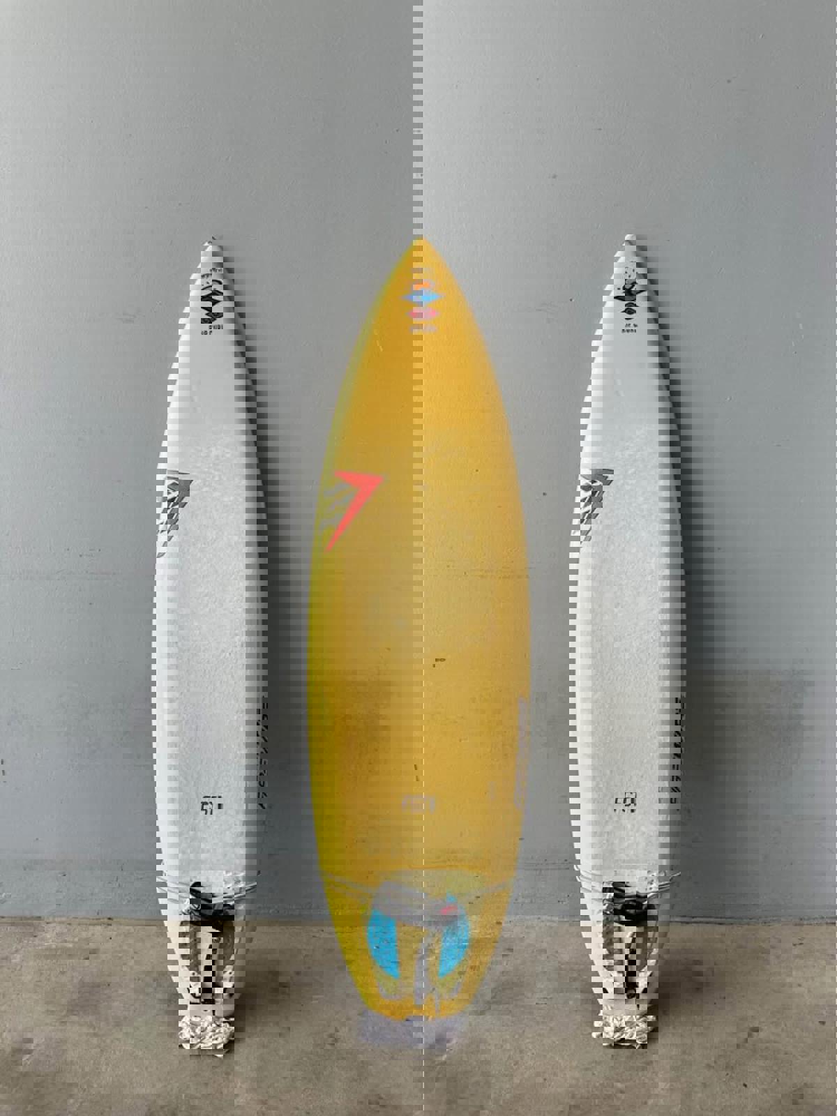 Firewire FST Surfboard 5’8” Quad + FK Travel Bag