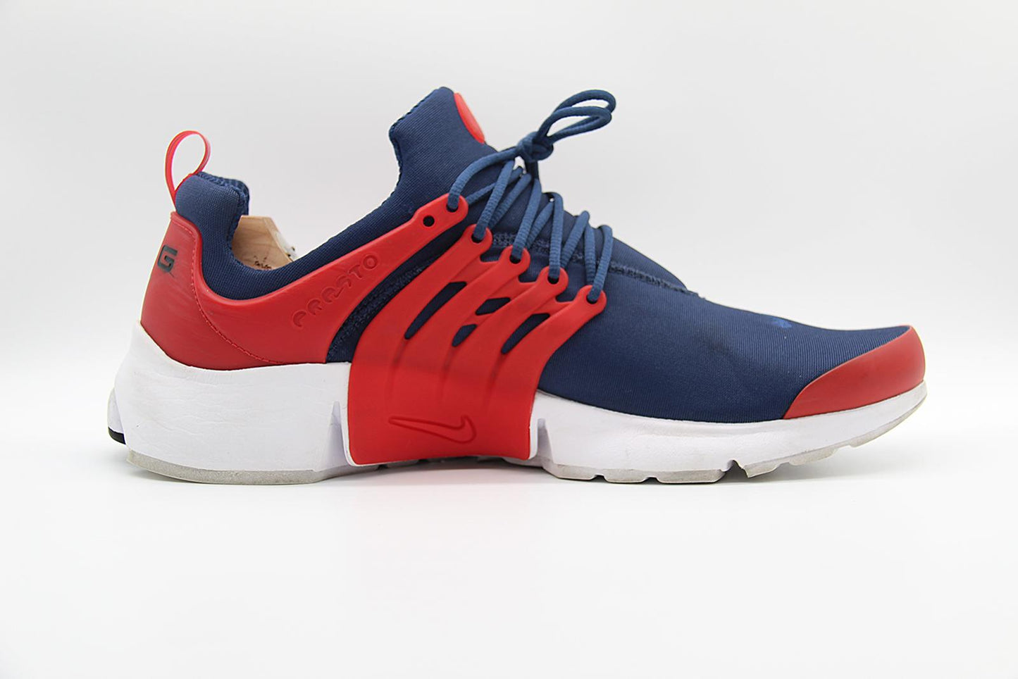 846438-997 -  NIKE AIR PRESTO ESSENTIAL - US 14 / UK 13 / EU 48.5