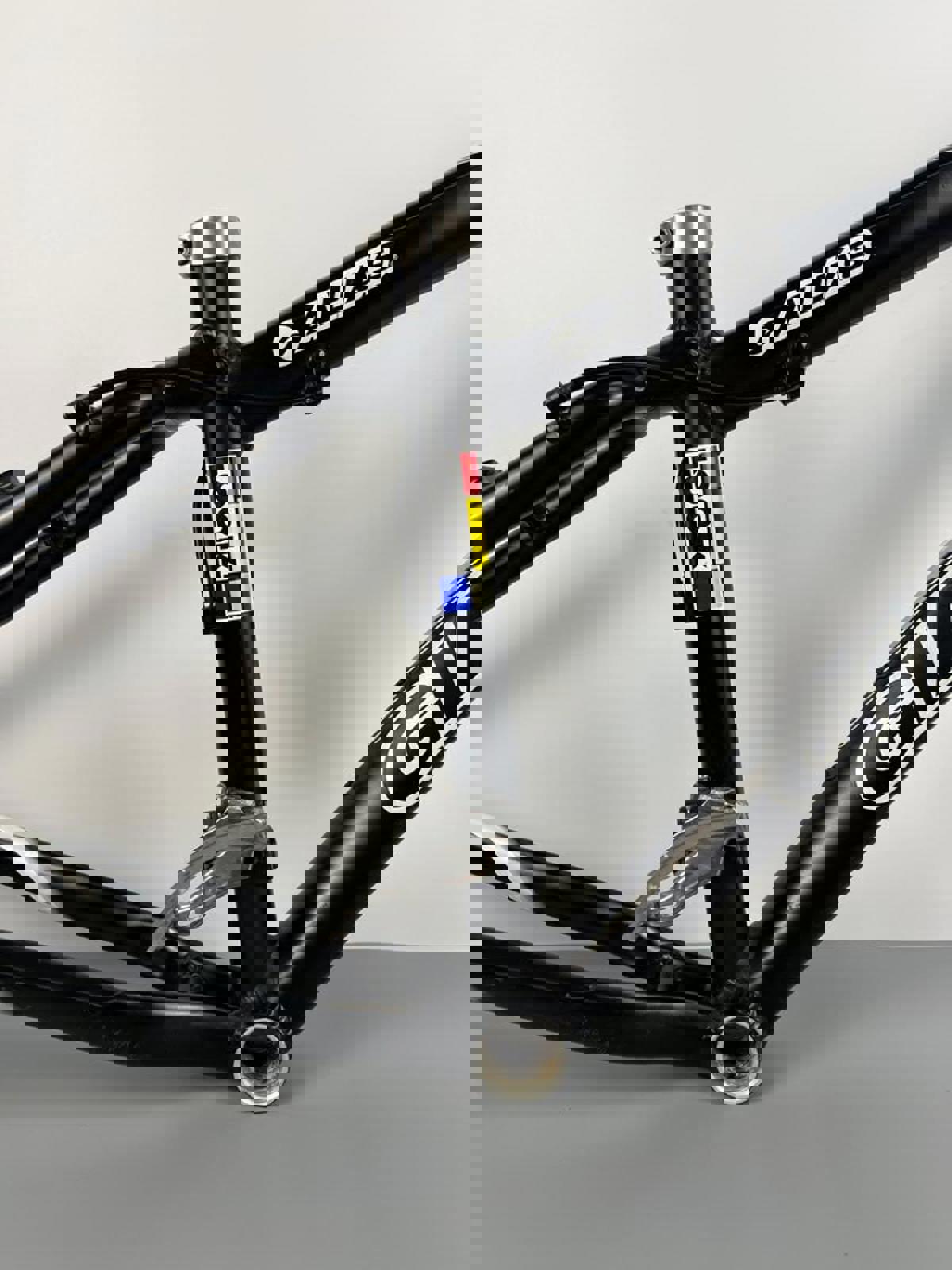 Giant Alias Alloy Frame ZEUS Carbon Fork & Headset