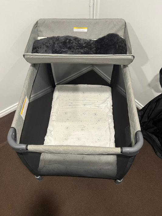 Jengo 2-in-1 Portable Cot with Change Table – Grey