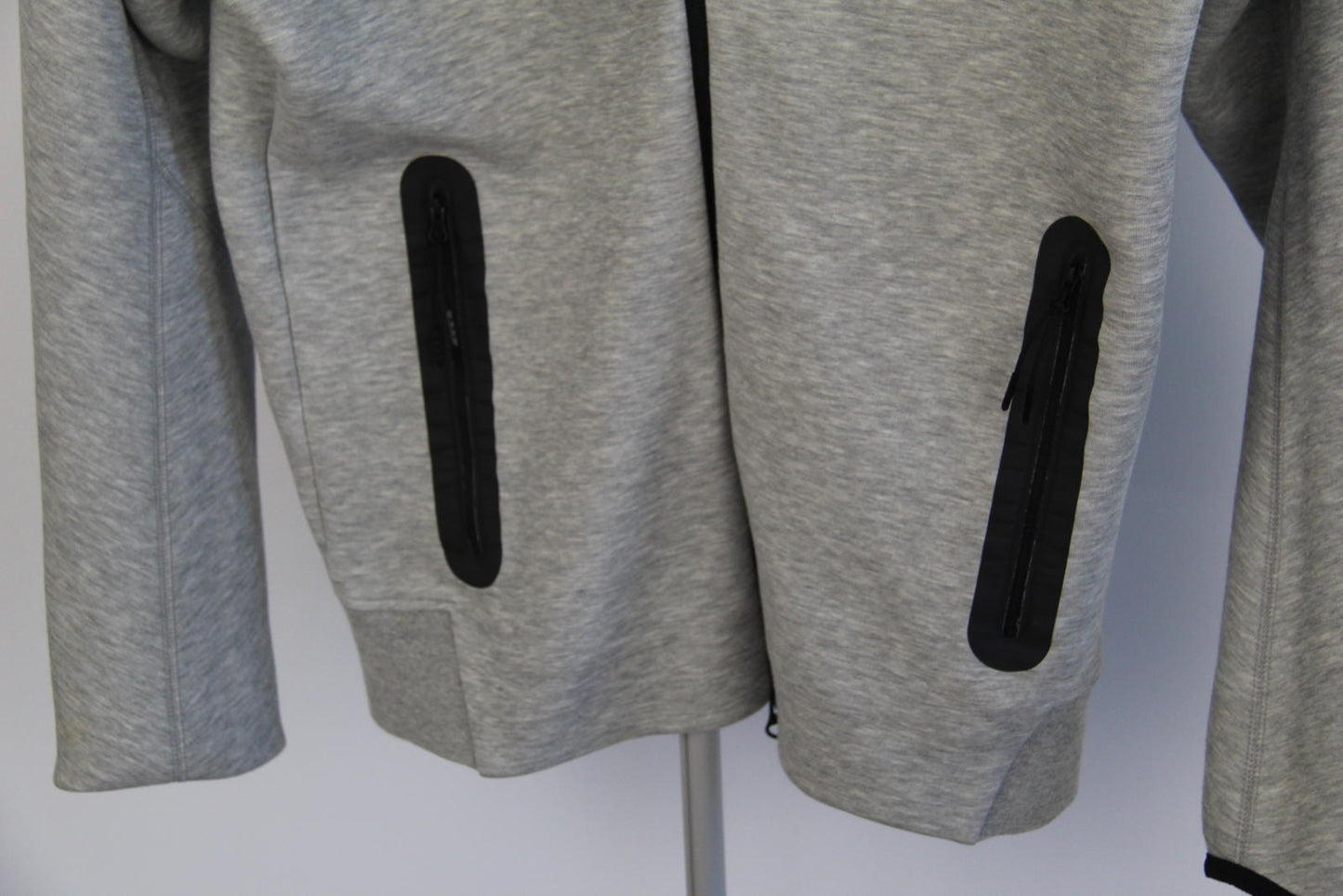 Nike Tech Fleece Full-Zip Hoodie – Light Grey – Size Small
