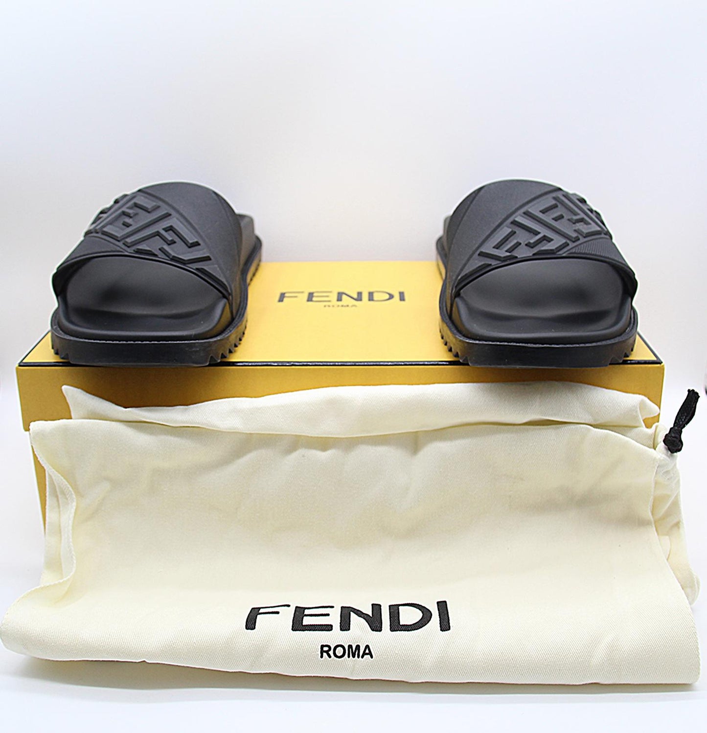 Fendi FF Logo Slides – Black Rubber Sandals – Men’s US 8 – Box & Dust Bag – UK 7