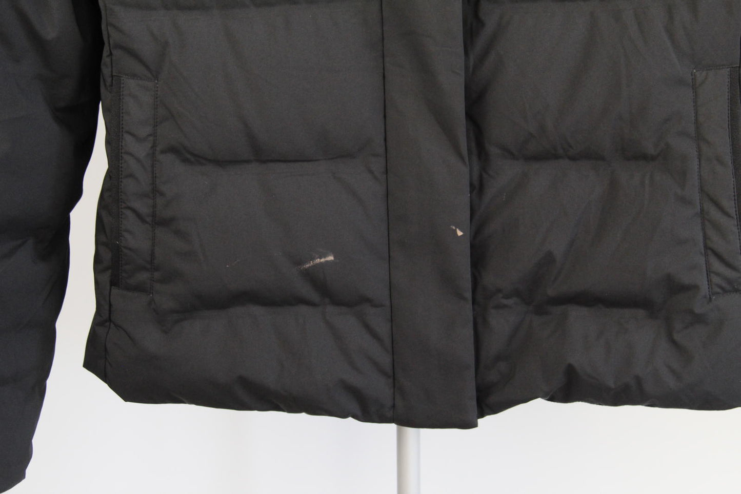 Macpac Women’s Insulated Jacket – Black – Warm Lightweight Jacket Size 12