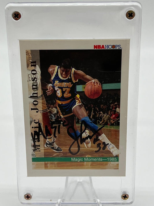 1992-93 Hoops #329 Magic Johnson 1985 Los Angeles Lakers Basketball SIGNED