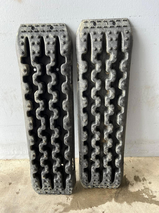 Pair of Heavy-Duty Off-Road Max Trax Recovery Tracks / Traction Boards /– Black