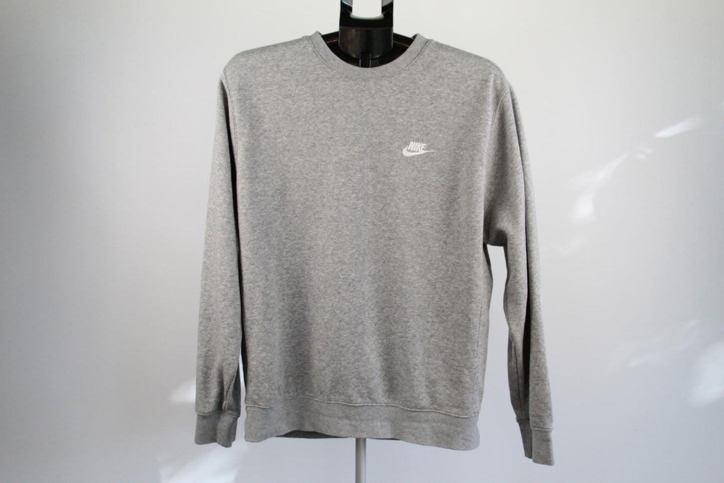 Nike Grey Crewneck Sweatshirt – Size M