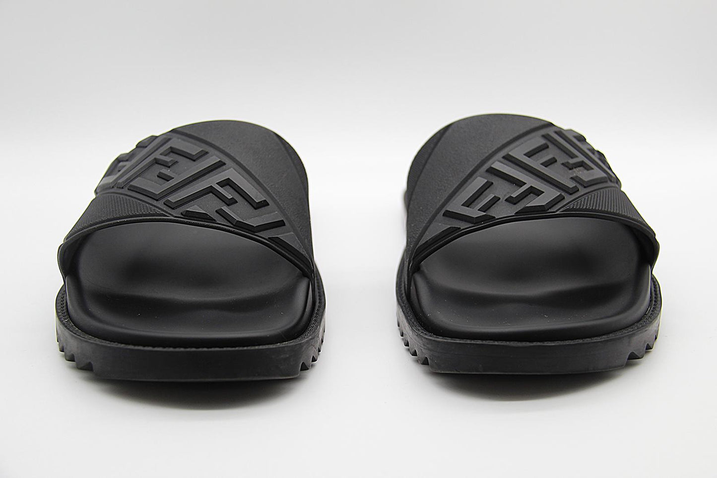 Fendi FF Logo Slides – Black Rubber Sandals – Men’s US 8 – Box & Dust Bag – UK 7
