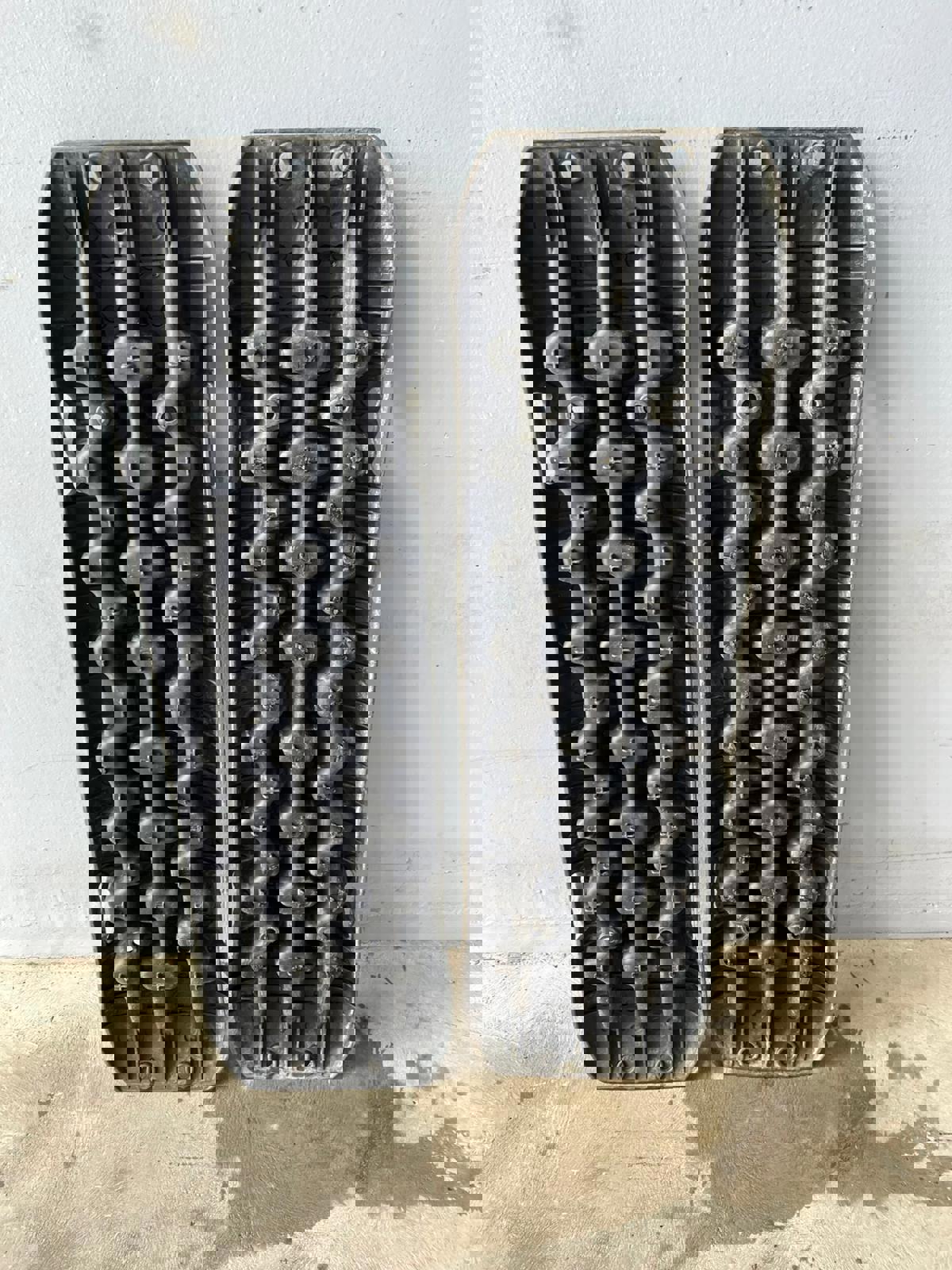 Pair of Heavy-Duty Off-Road Max Trax Recovery Tracks / Traction Boards /– Black