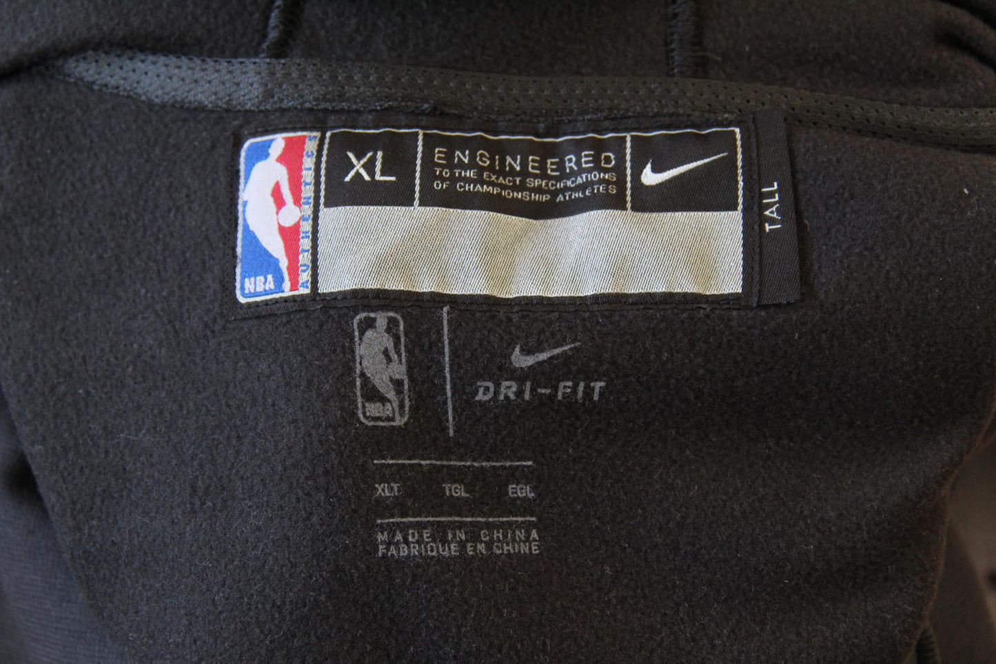 Nike NBA Philadelphia 76ers Dri-FIT Hoodie – Size XLT (Tall) – Black