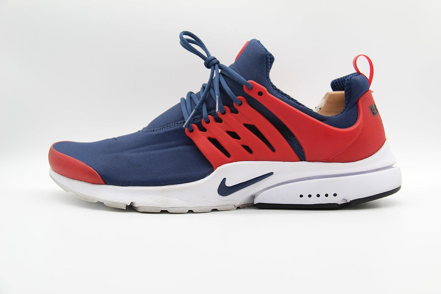 846438-997 -  NIKE AIR PRESTO ESSENTIAL - US 14 / UK 13 / EU 48.5